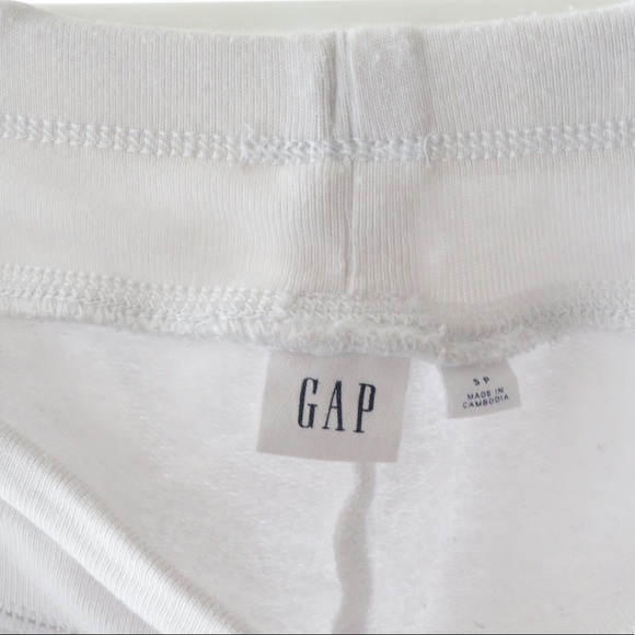COPY - WHITE GAP SWEATPANTS ☁️ - Picture 2 of 3